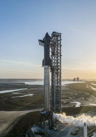 «Звездолет» SpaceX начали тестировать на стартовой площадке