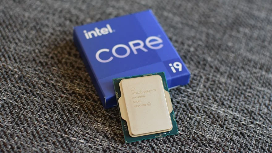 Enthusiast overclocked Intel Core i9-13900KF in a couple of clicks