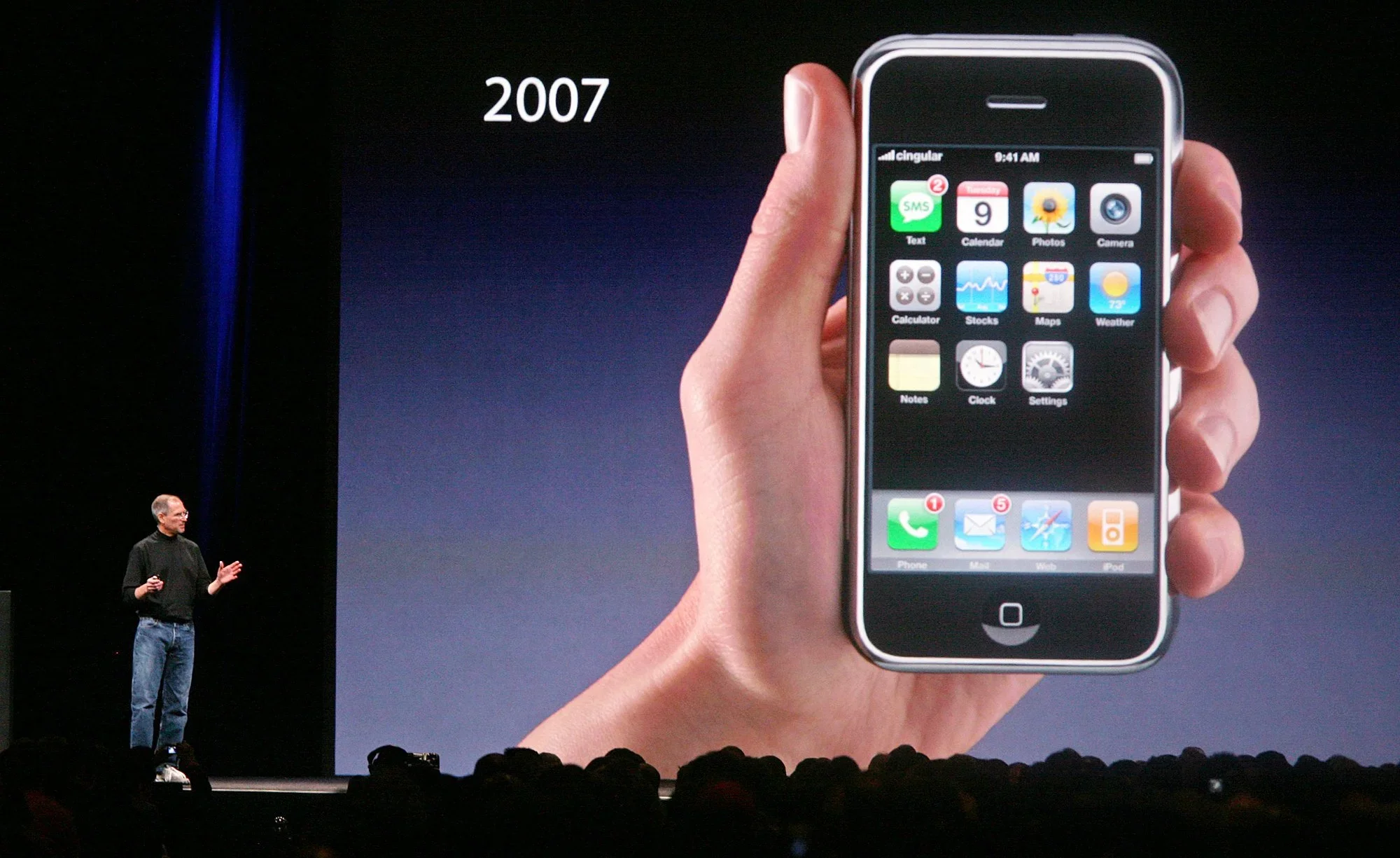 The first-generation iPhone was sold at an auction at a crazy price