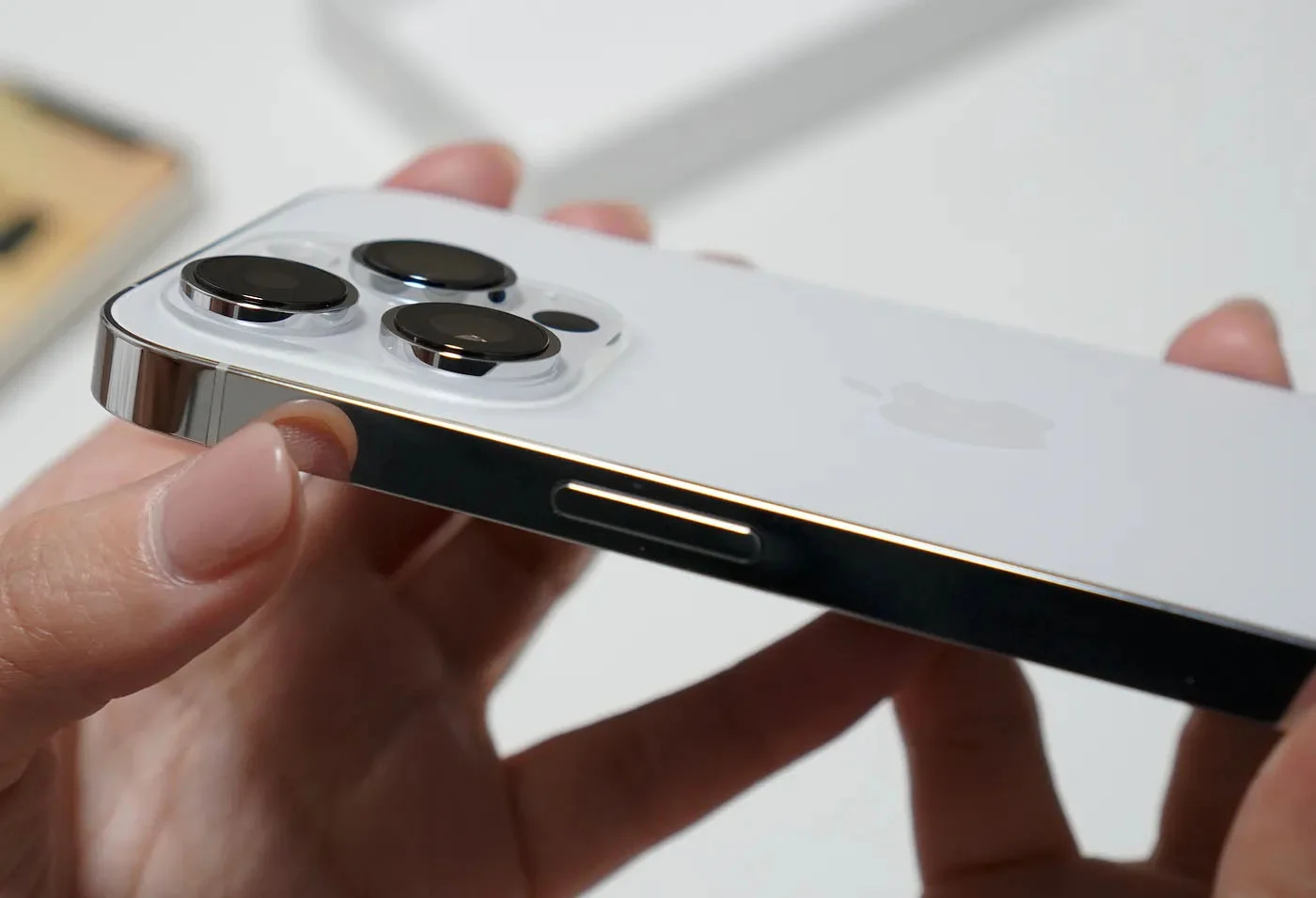 Инсайдеры: у iPhone 15 Pro не будет сенсорных клавиш