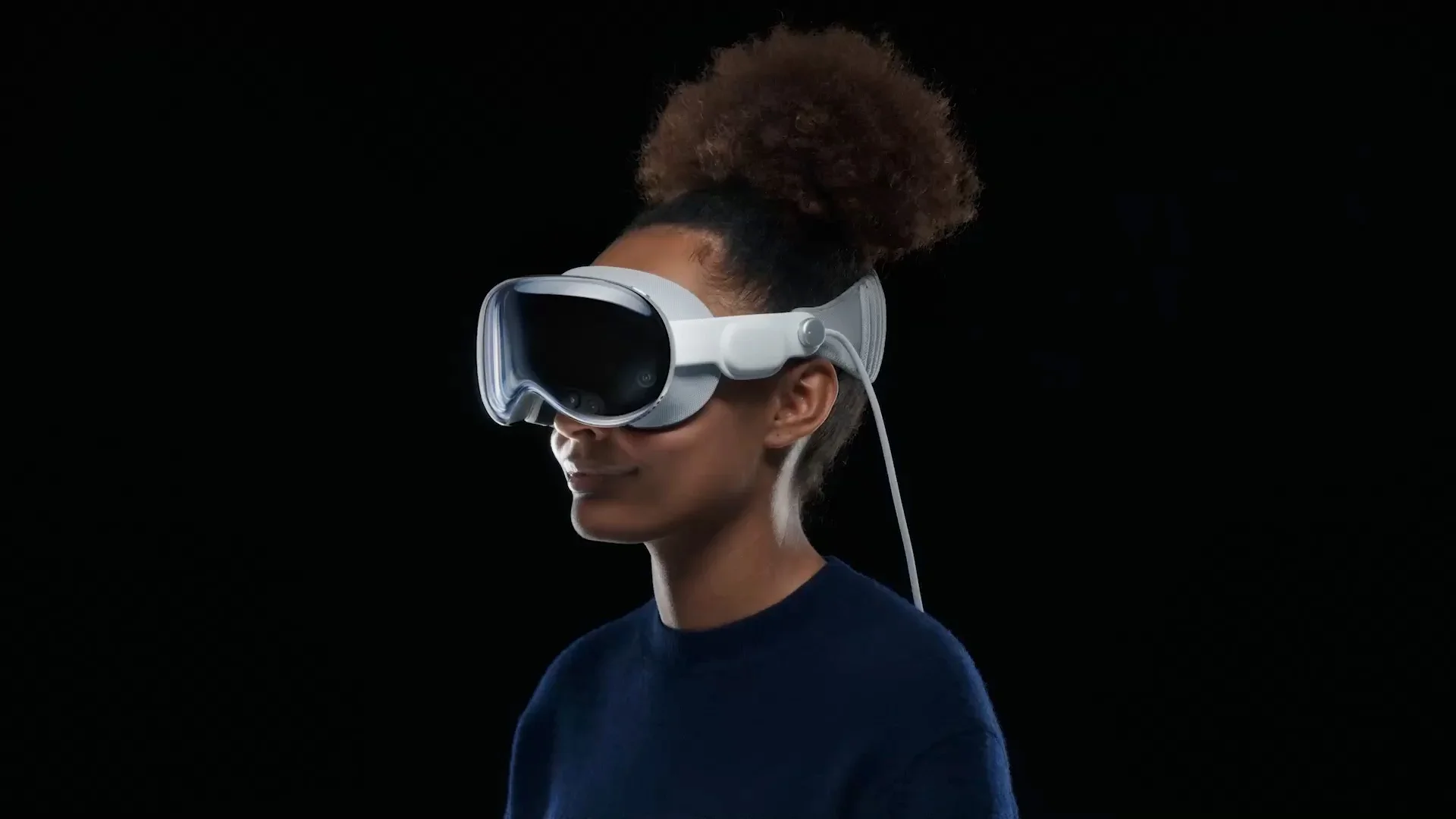 Apple presented smart augmented-virtual reality glasses Vision Pro