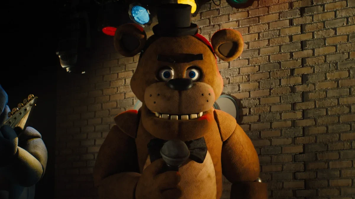 На фотографии со съемок Five Nights at Freddy's продемонстрировали аниматроника Фредди