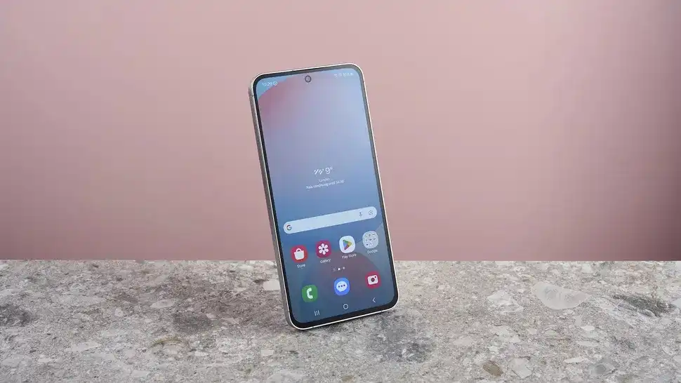 Samsung Galaxy S25 FE to Get LTPO Screen and Larger Battery – Insiders